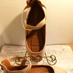 Bella Maria ballet flat shoes Size 7.5  light Beige Color